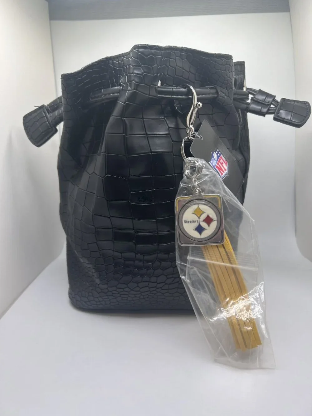 Little Earth Productions nfl charming